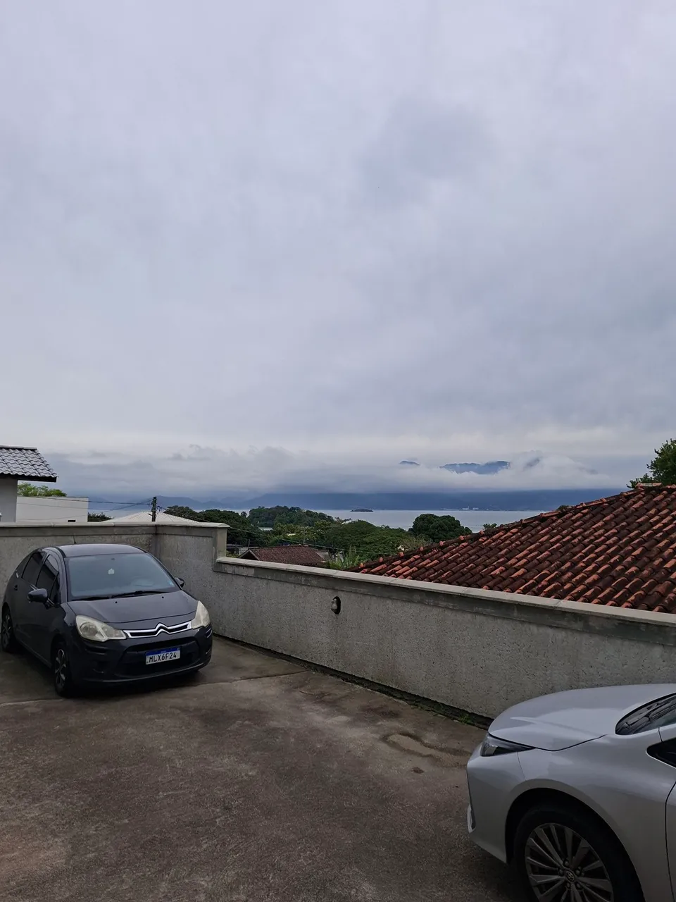 1-bedroom apartment with 1 bath and 1 parking space