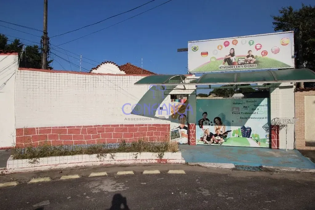 Casa para locação com 300 m², 1 quarto e 5 banheiros