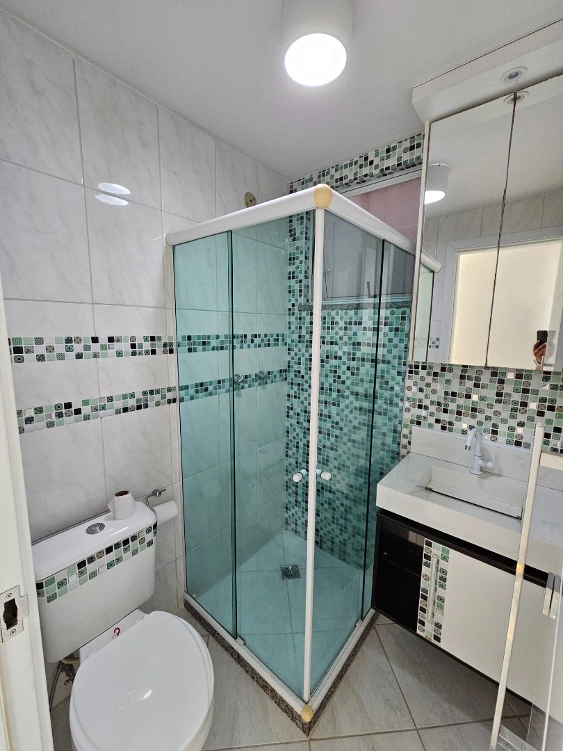 3-bedroom apartment with an en-suite and glass balcony — photo 7