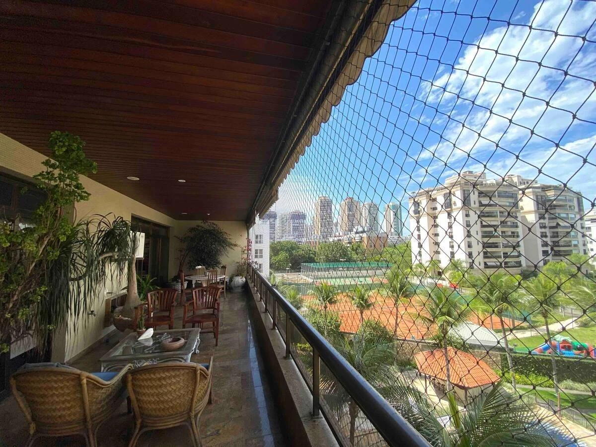 Furnished 300 m² apartment with 4 bedrooms and 3 parking — photo 12