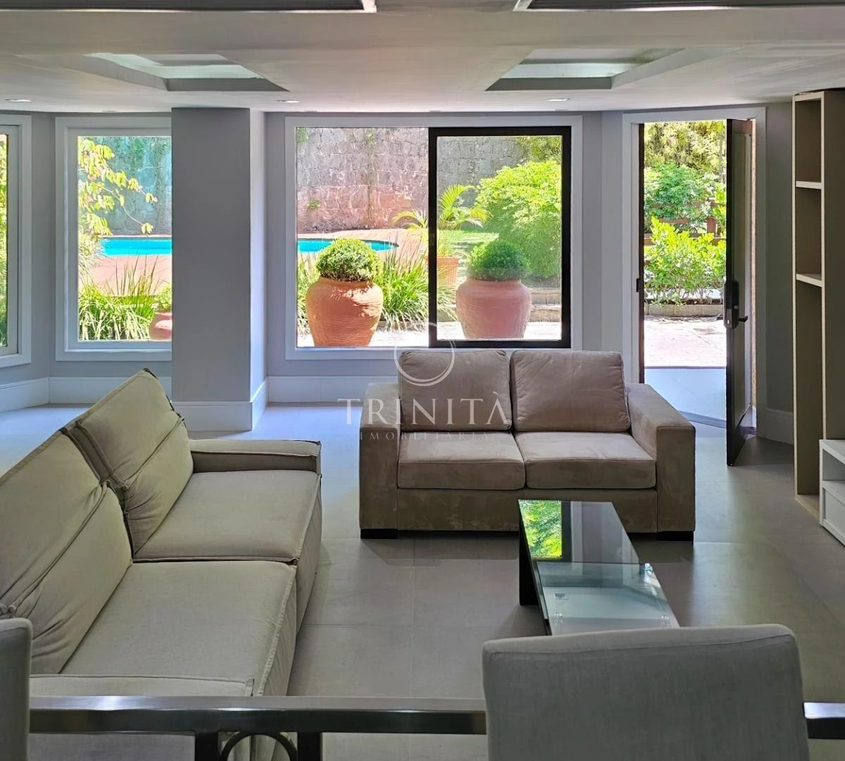 5-bedroom house with a bathtub in Rio de Janeiro — photo 15