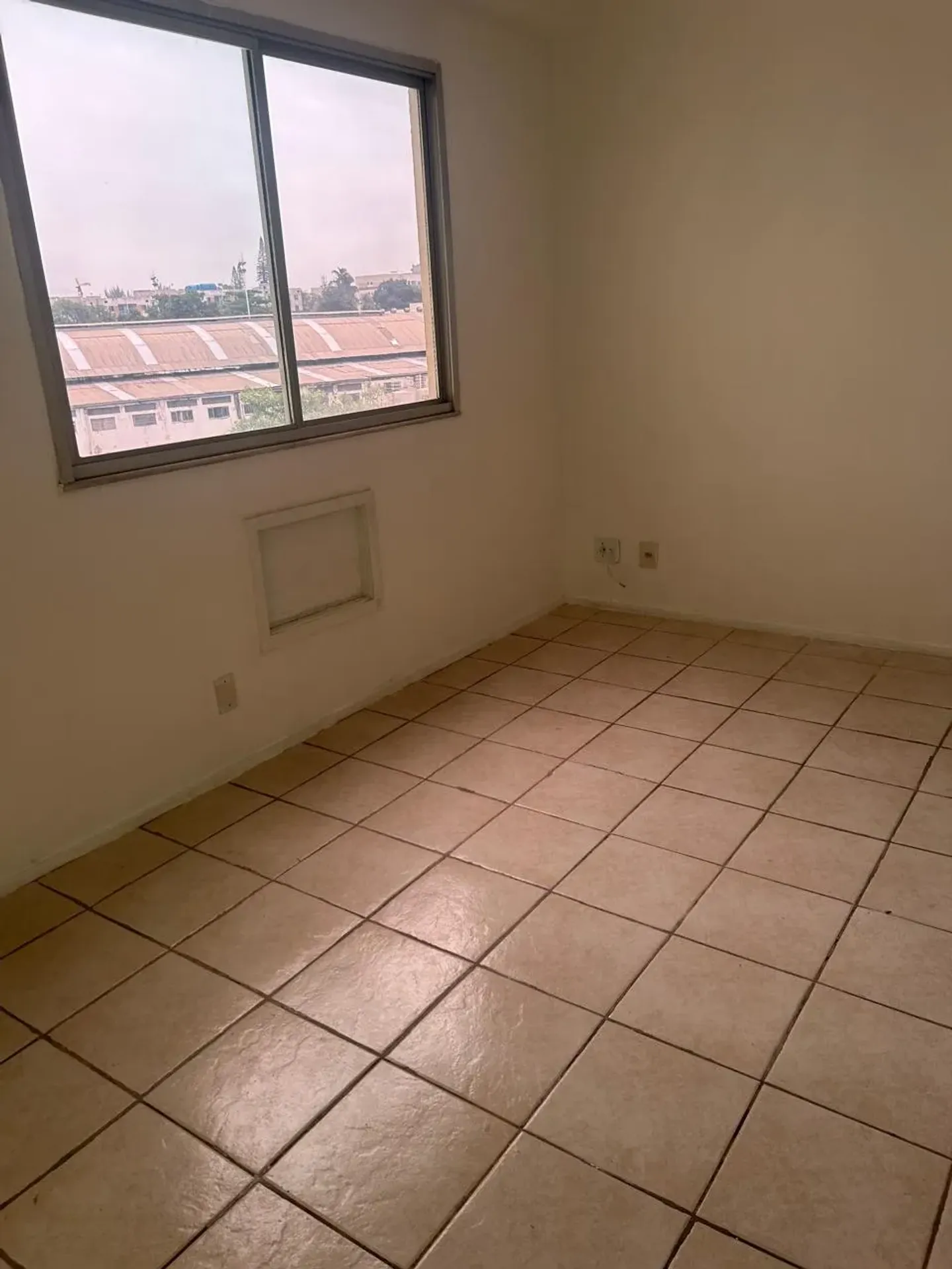 One-bedroom apartment in a building with a pool — photo 7