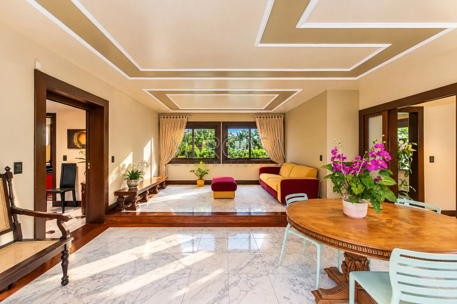 3-bedroom house with a bathtub in Curitiba — photo 8