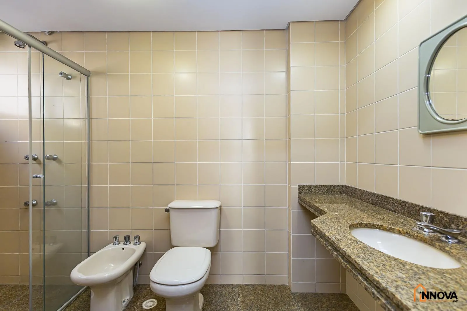 Незмебльована квартира з 3 кімнатами та 187 м² — photo 25