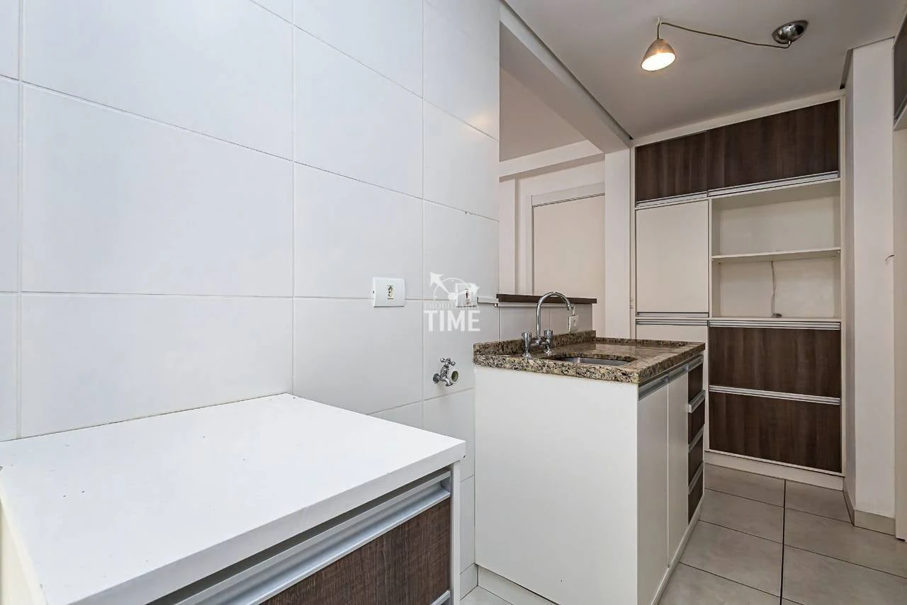 2-bedroom apartment with a home office in Curitiba — photo 22
