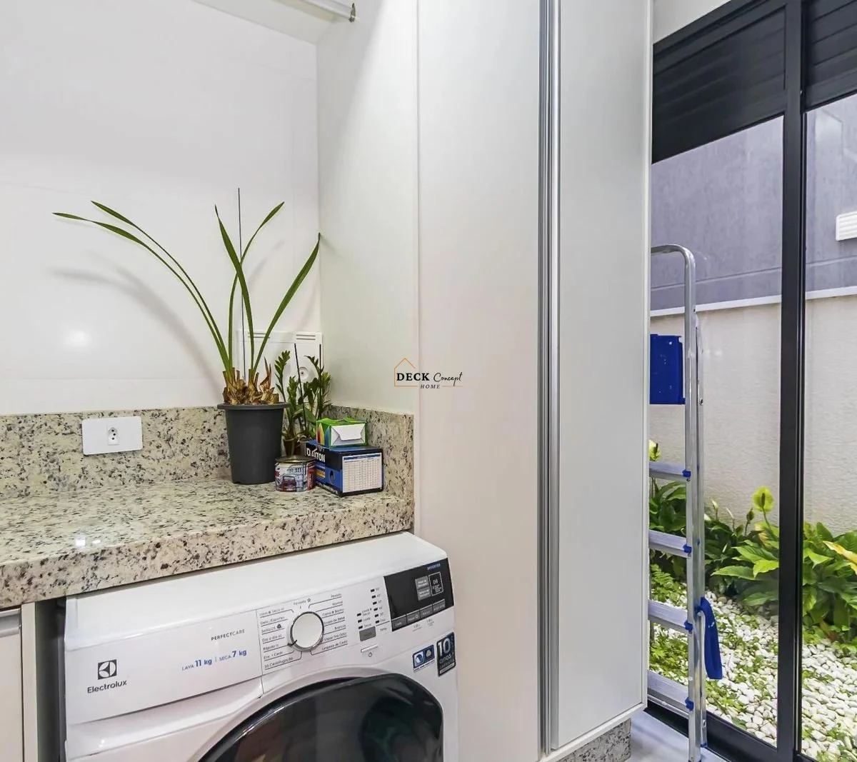 Furnished 356 m² house with 3 bedrooms and open-plan kitchen — photo 36