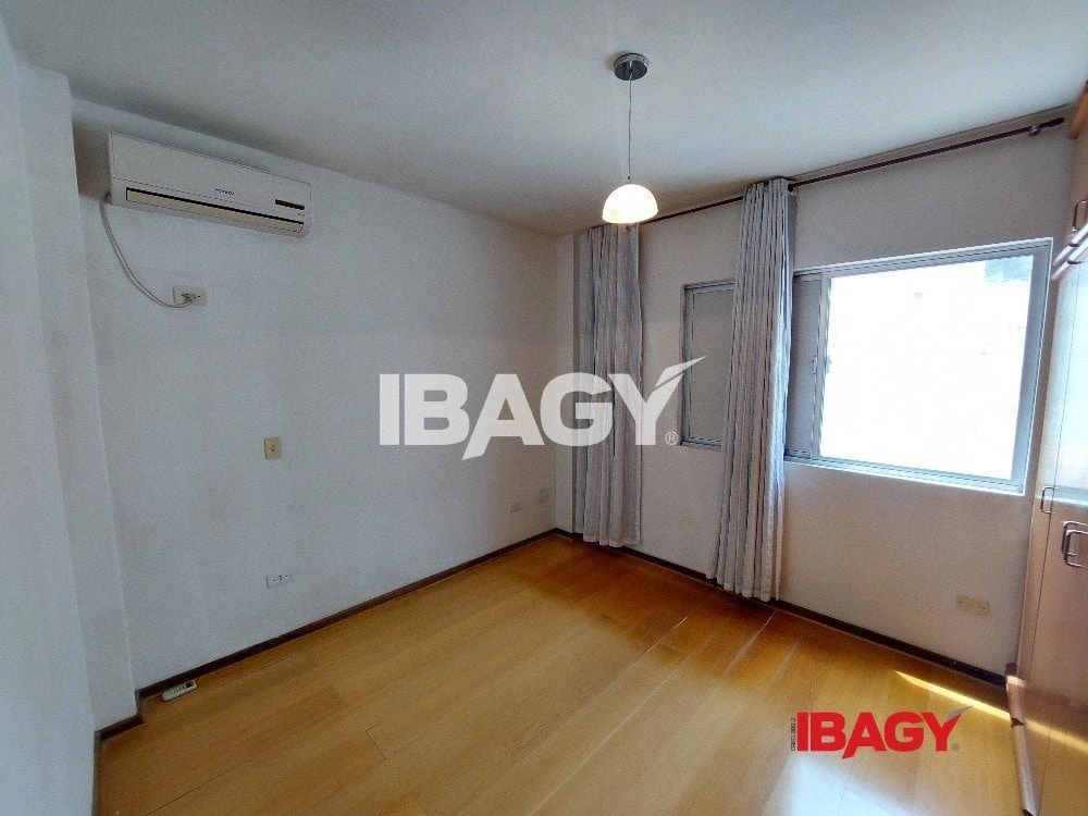 3-bedroom apartment with a washing machine in Florianópolis — photo 3