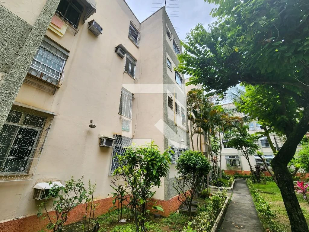 Unfurnished 1-bedroom apartment with a private BBQ area — photo 26