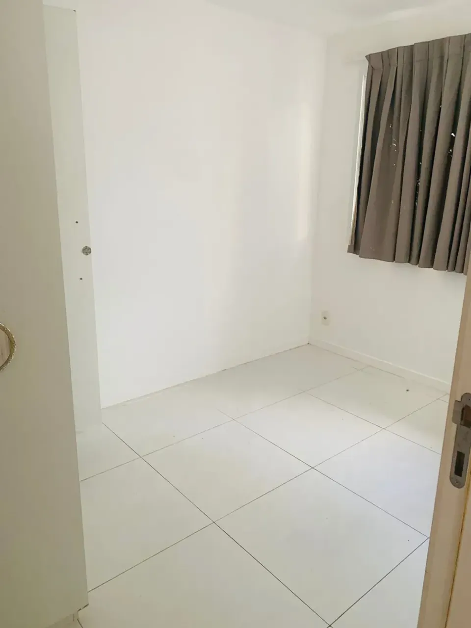 2-bedroom apartment with a closed kitchen and balcony — photo 8