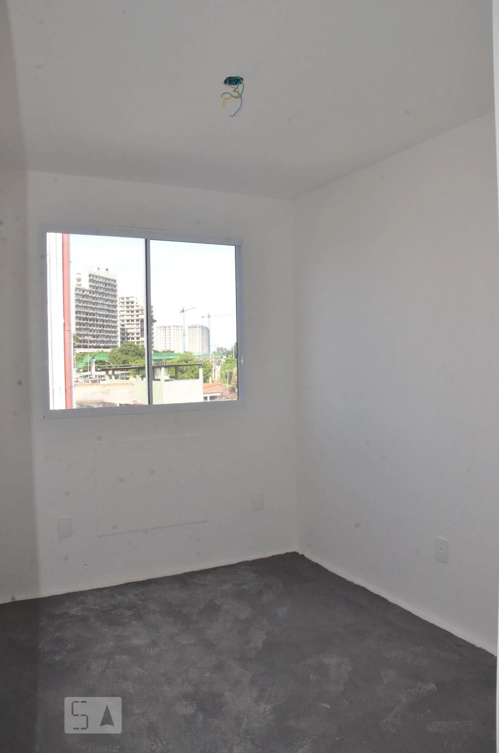 Balcony with a grill in a 2-bedroom apartment, 45 m² — photo 27