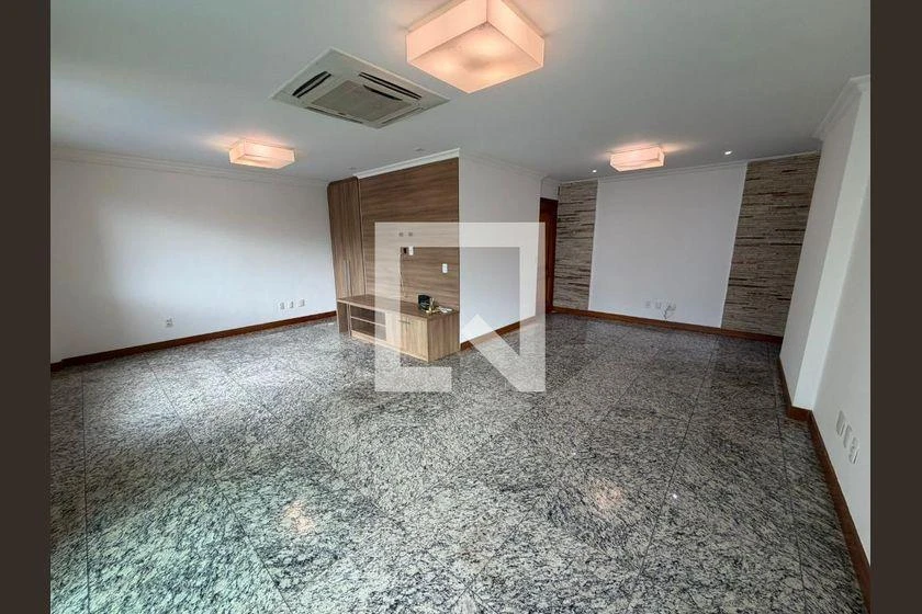 166 m² apartment with 4 en-suite bedrooms and enclosed balcony — photo 4