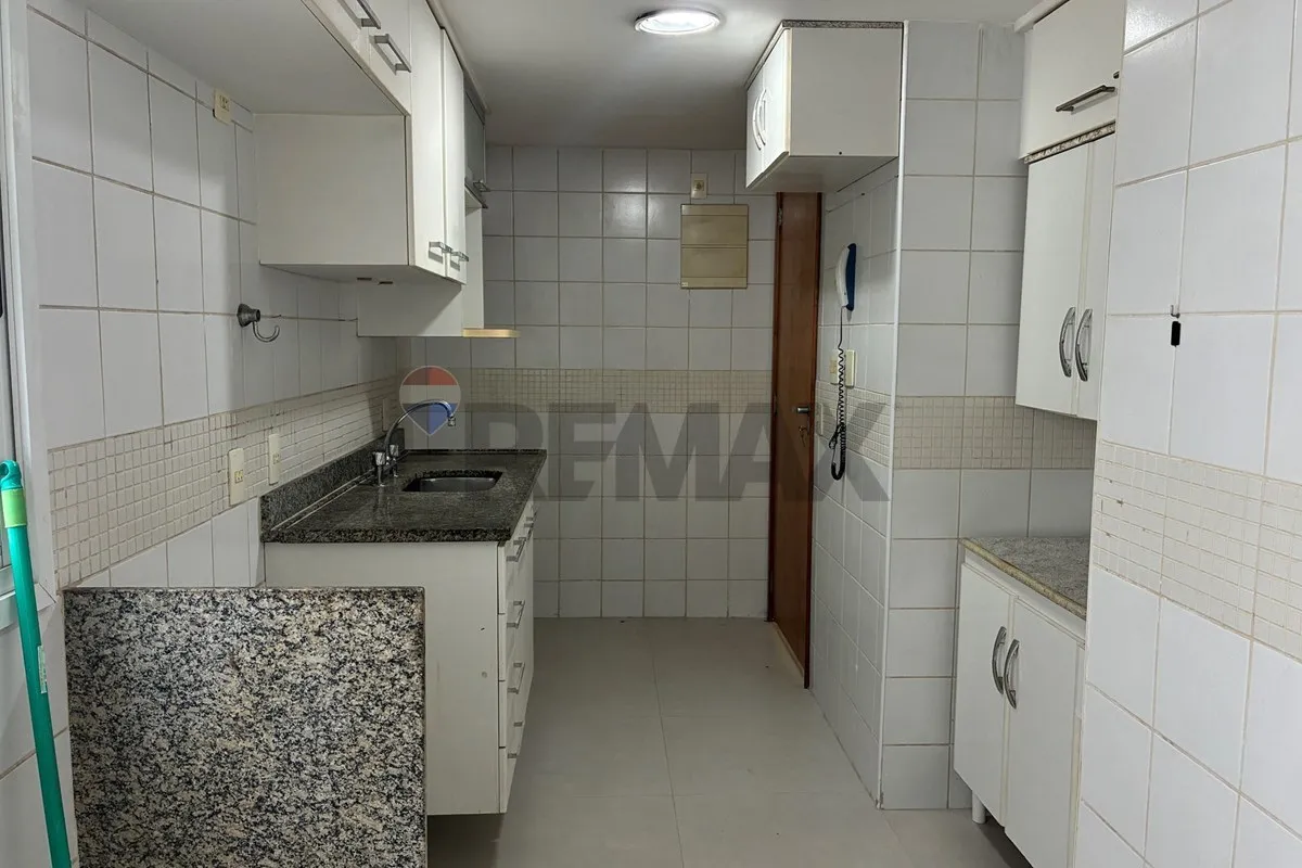 Квартира 90 м² із заскленим балконом та видом на гори — photo 17