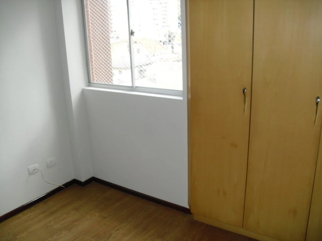 Apartamento com piso de madeira ou laminado, Centro — photo 6
