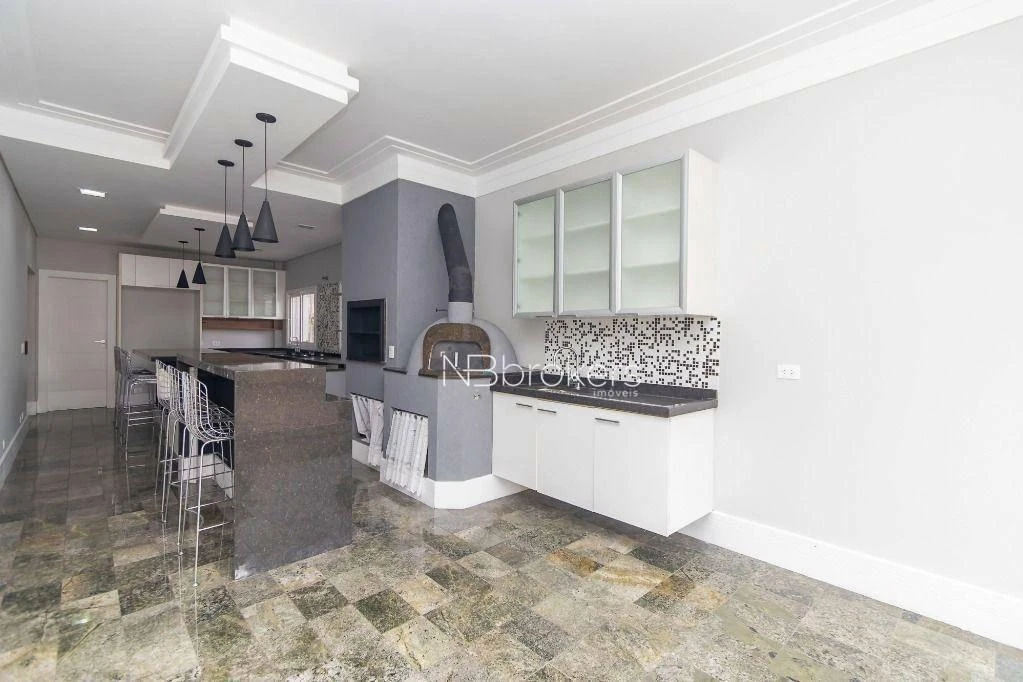 444 m² house with 4 bedrooms, private garden and parking — photo 38