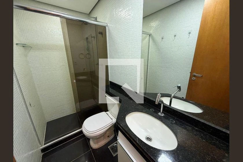 166 m² apartment with 4 en-suite bedrooms and enclosed balcony — photo 20