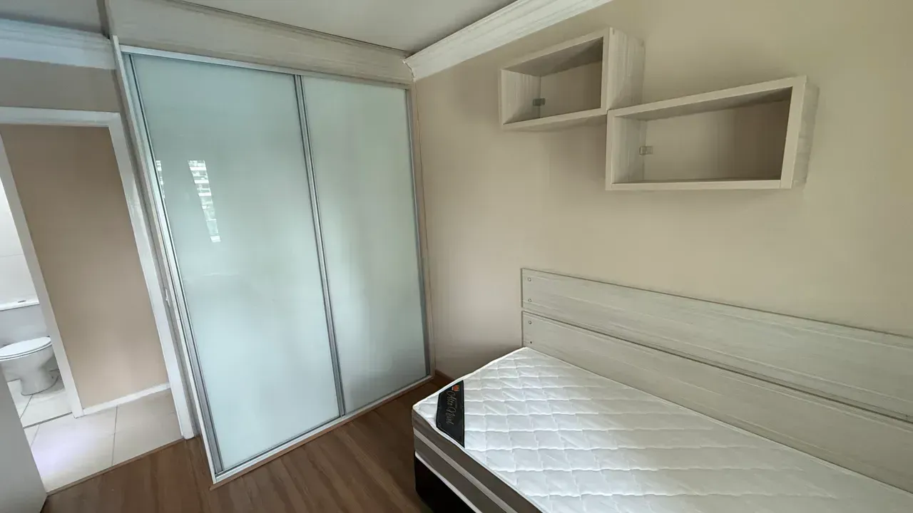 Glass-enclosed balcony in a 3-bedroom apartment, 93 m² — photo 13