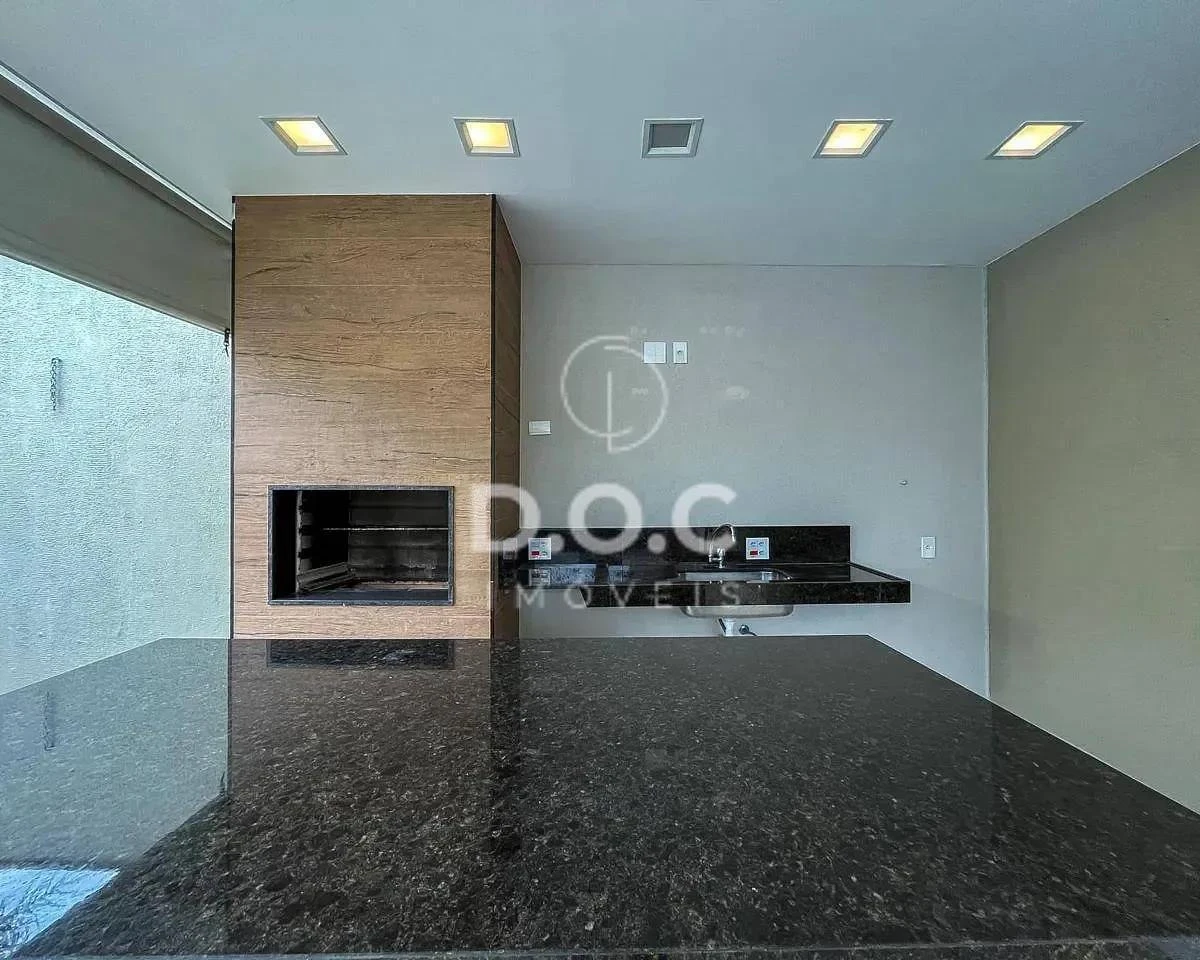 Floor-to-ceiling windows in a 5-bedroom house, 300 m² — photo 21