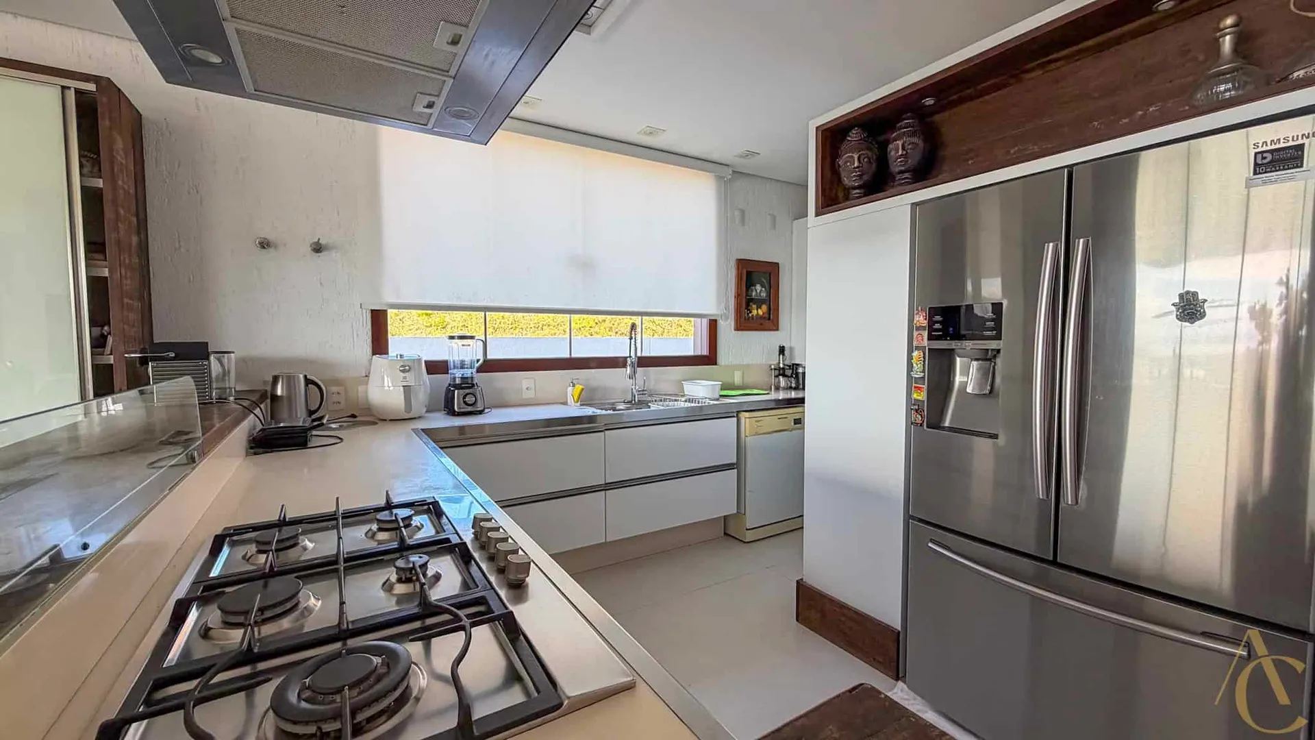 Furnished house, 689 m², with a grill on the balcony — photo 24