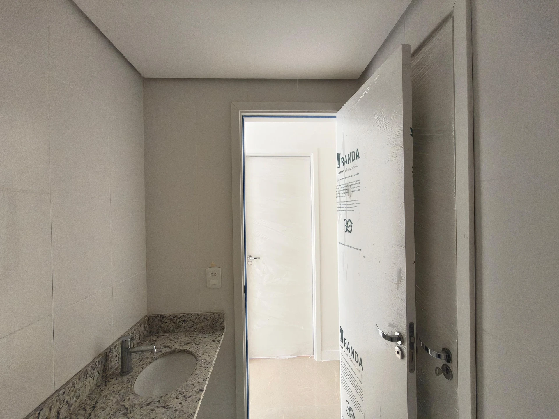 Apartment with 3 bedrooms, 2 bathrooms and parking — photo 44