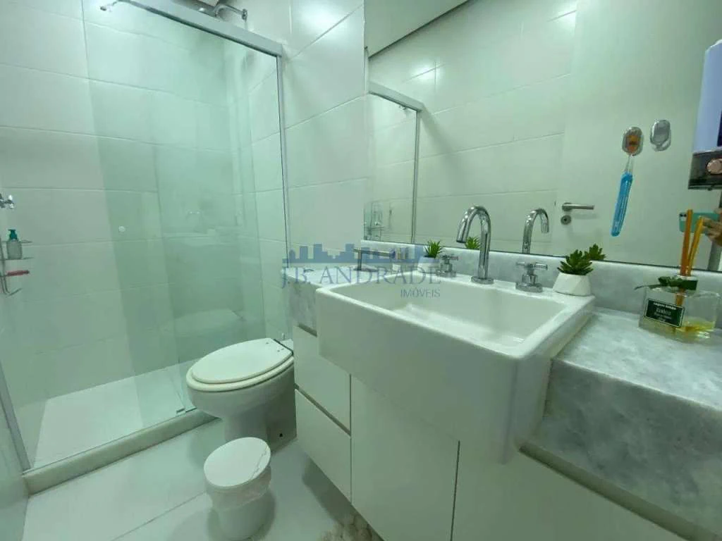 Apartamento mobiliado de 111 m² com varanda em vidro — photo 13