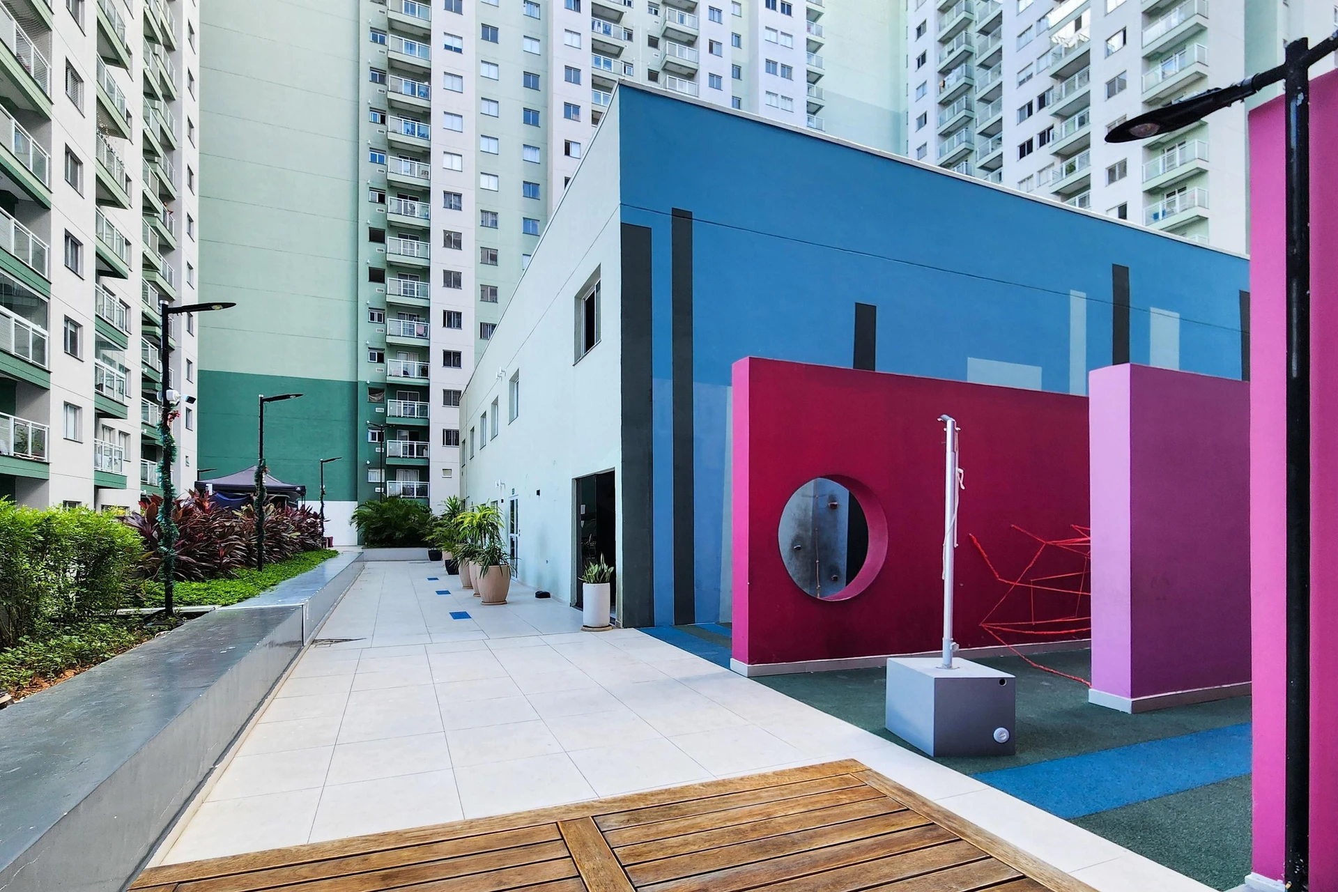 2-bedroom apartment with a mountain view in Rio de Janeiro — photo 14