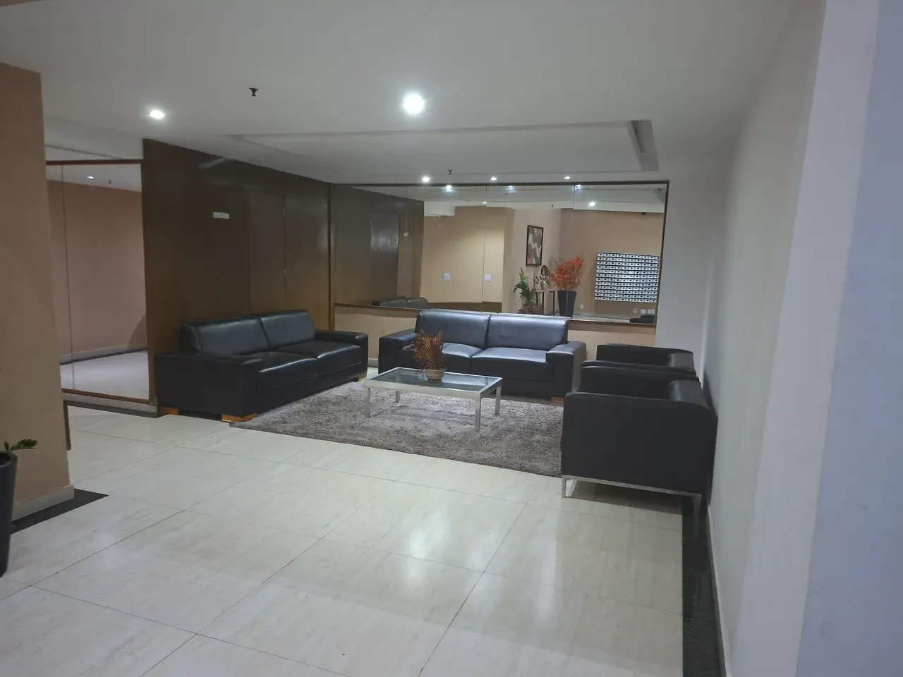 2-bedroom apartment with suite and private garden — photo 25