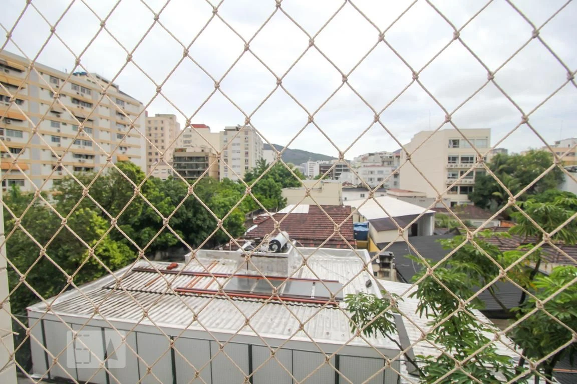 3-bedroom apartment with a glass-enclosed balcony — photo 73