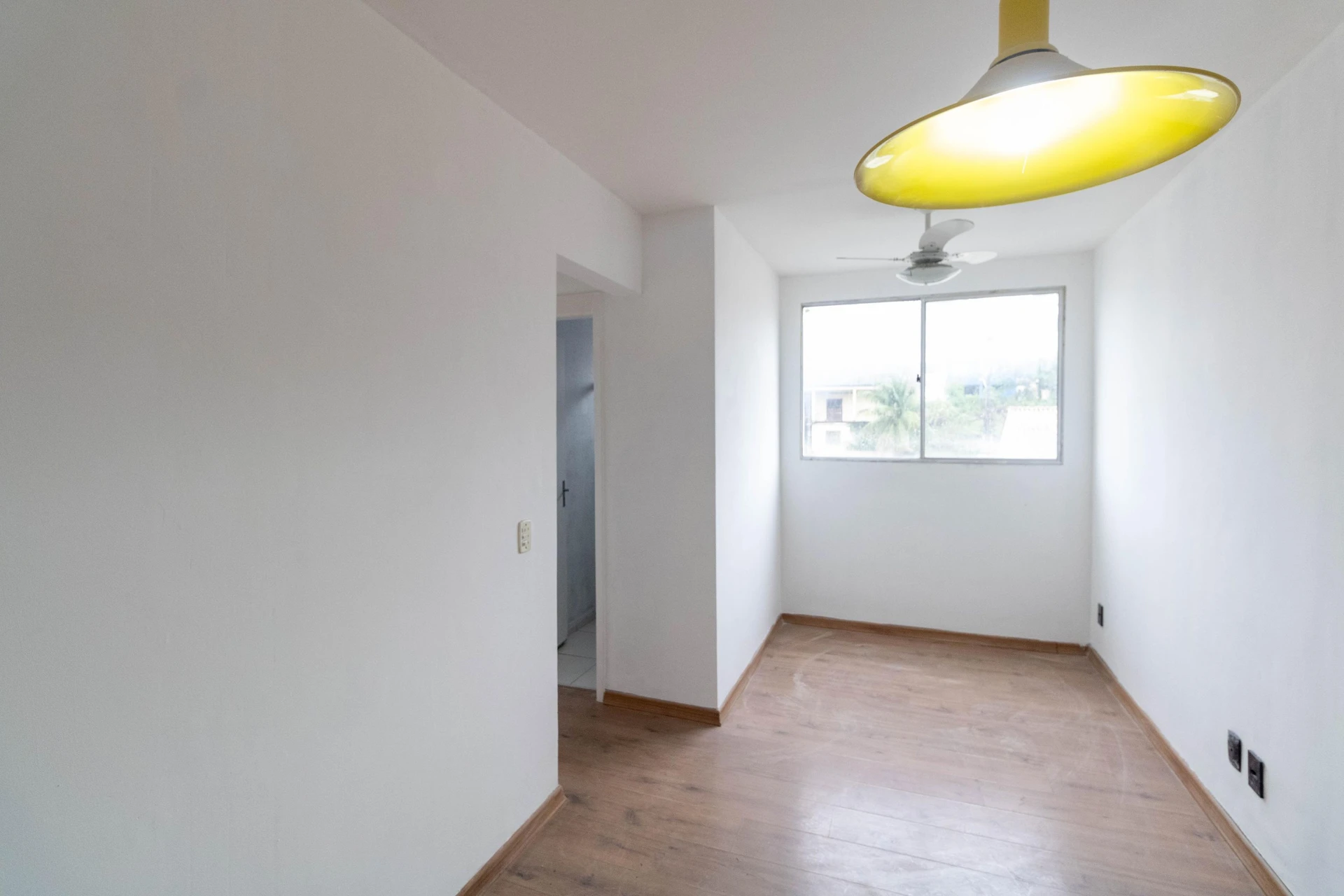 Apartamento de 2 quartos em condomínio com piscina — photo 2