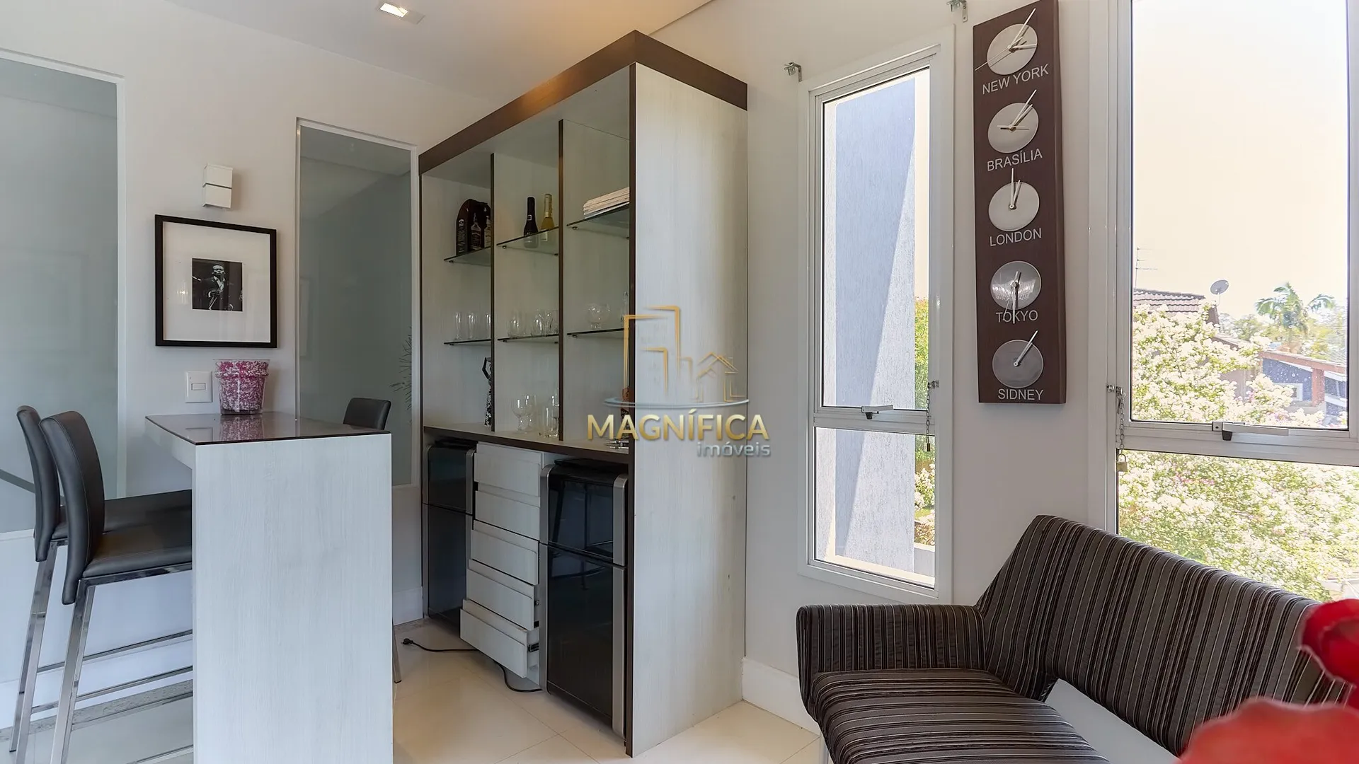 House with 4 bedrooms and 3 en-suite suites, 4 parking spaces — photo 13