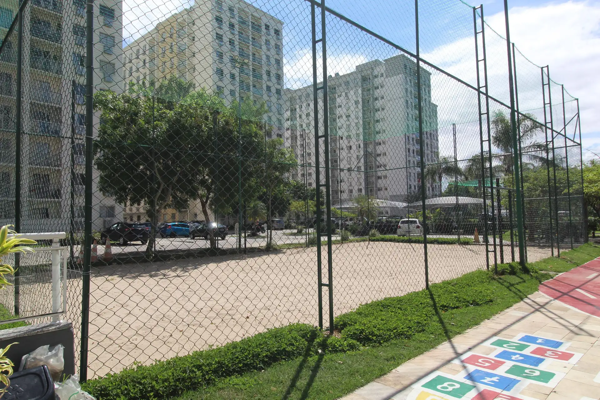 Furnished 2-bedroom apartment with a balcony — photo 46