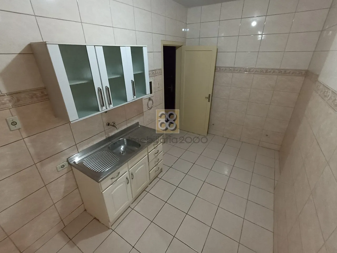 Apartment, 98 m², with wood or laminate floors — photo 4