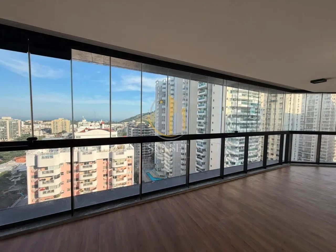 3-bedroom apartment with a water view