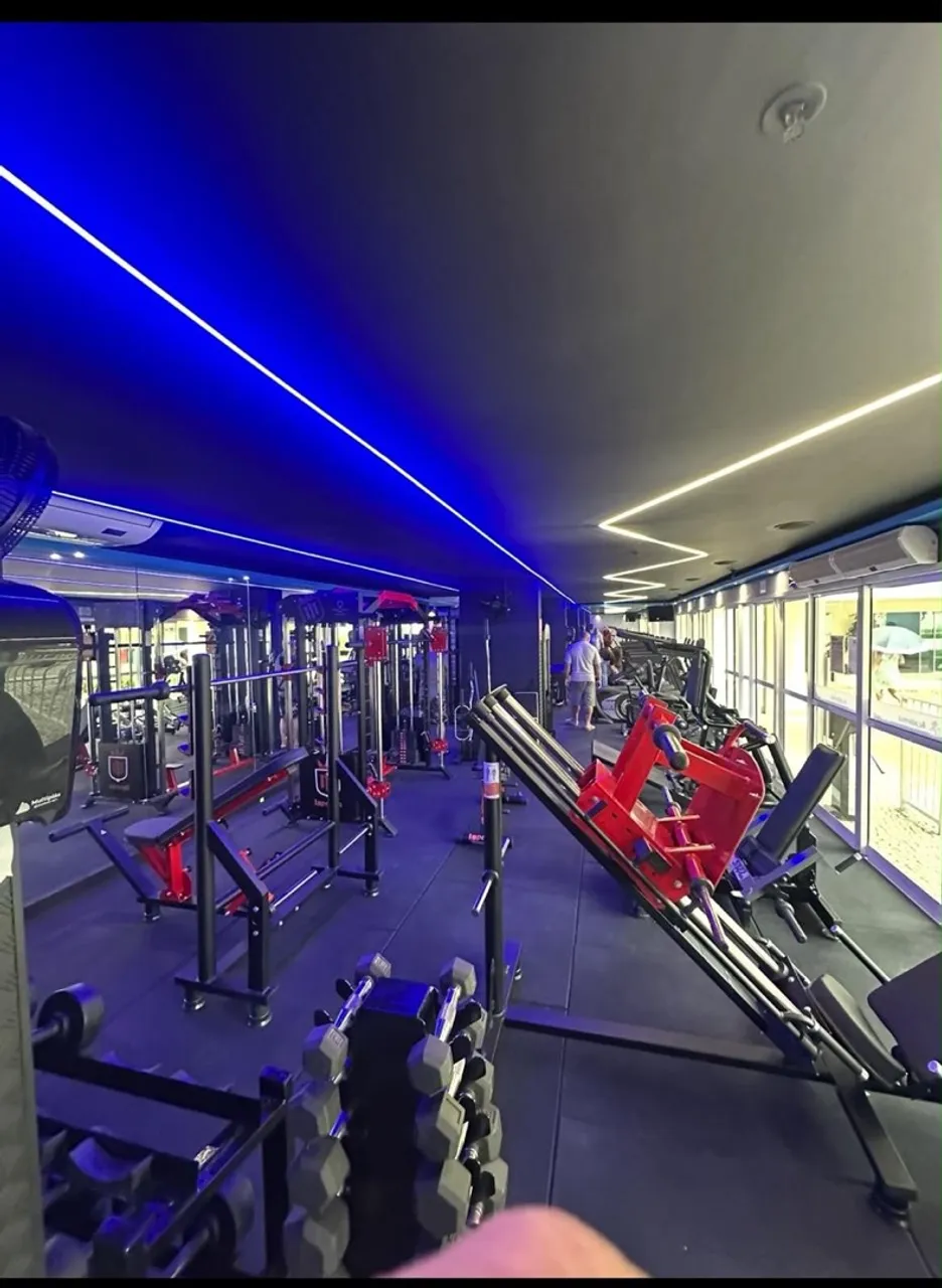 2-bedroom apartment in a building with a gym — photo 14