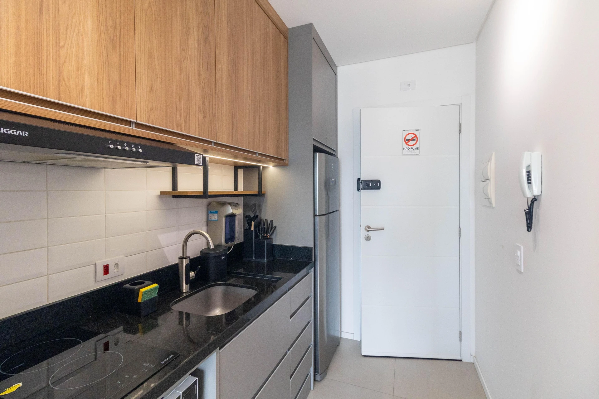 Apartamento mobiliado de 1 quarto com máquina de lavar — photo 2