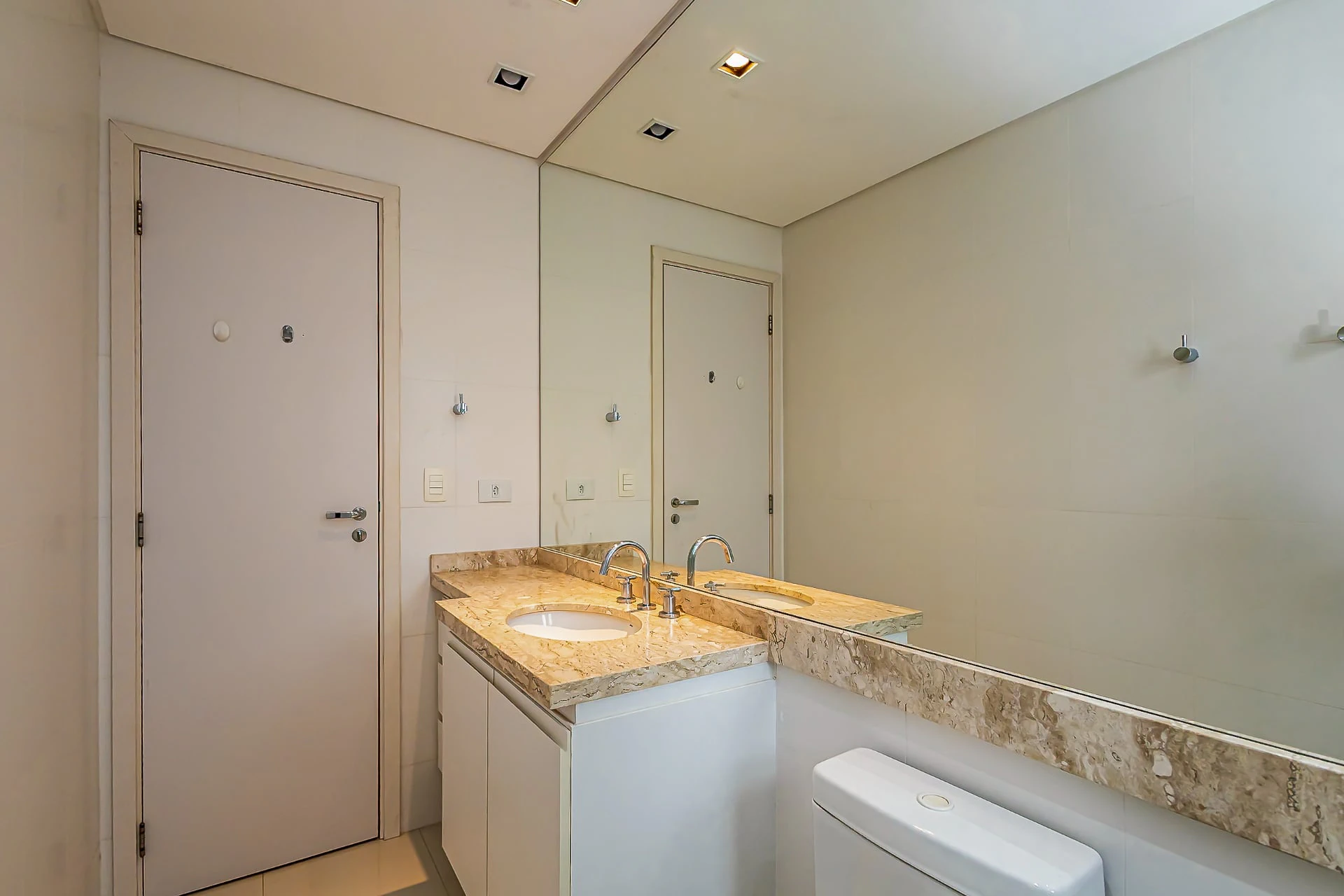 4-bedroom apartment with 2 en-suites and floor-to-ceiling windows — photo 30