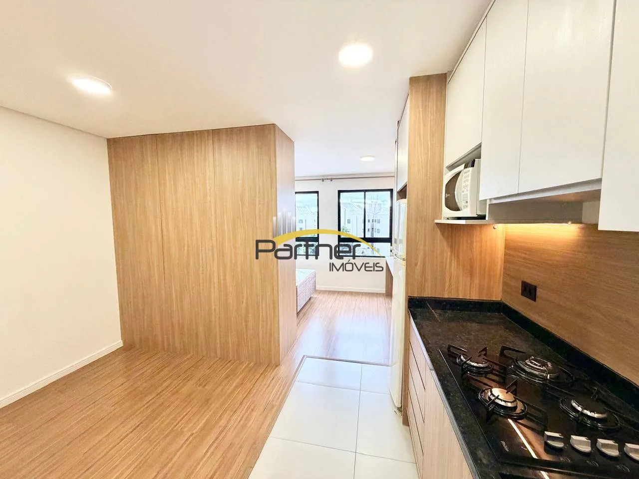 Studio no 4º andar com janelas do piso ao teto — photo 16