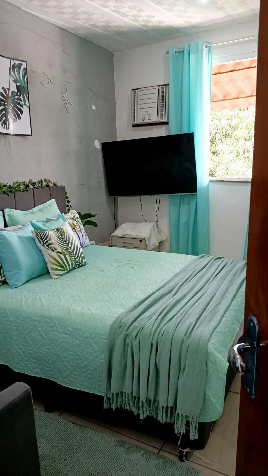 Furnished 3-bedroom house with 4 bathrooms, no parking — photo 3
