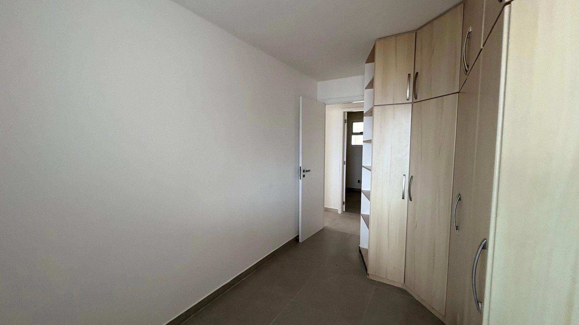 Floor-to-ceiling windows in a 3-bedroom apartment, 105 m² — photo 19