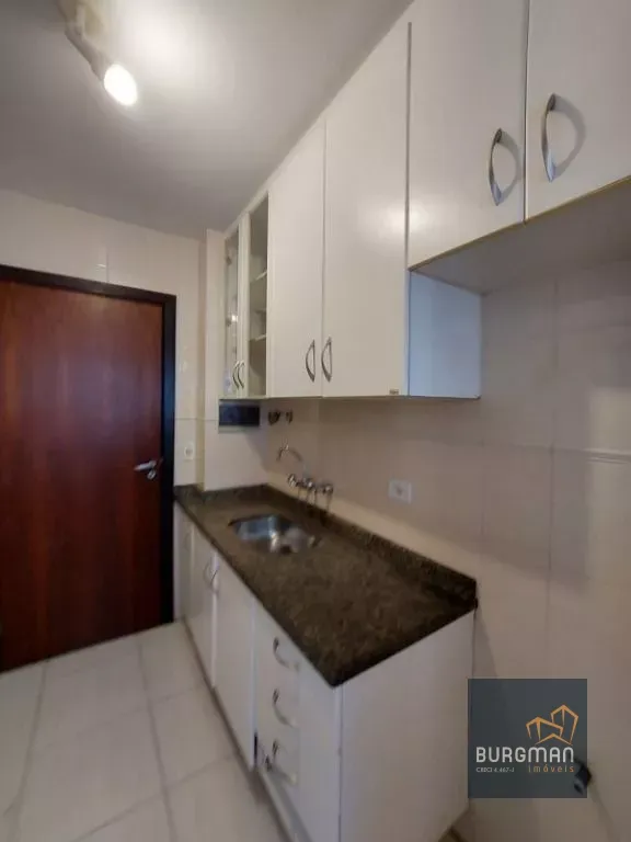 72 m² apartment with a walk-in closet and a home office — photo 25