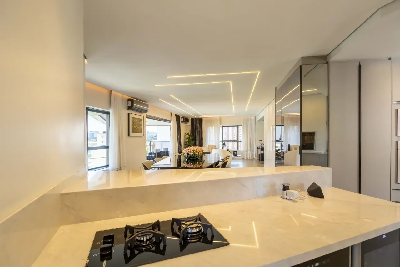 3-bedroom apartment in a building with a gym — photo 41
