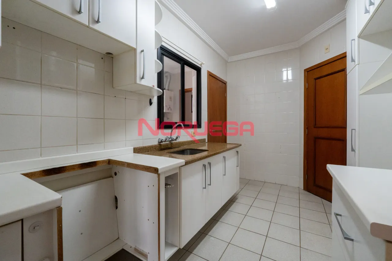 2-bedroom apartment with a built-in balcony grill — photo 9