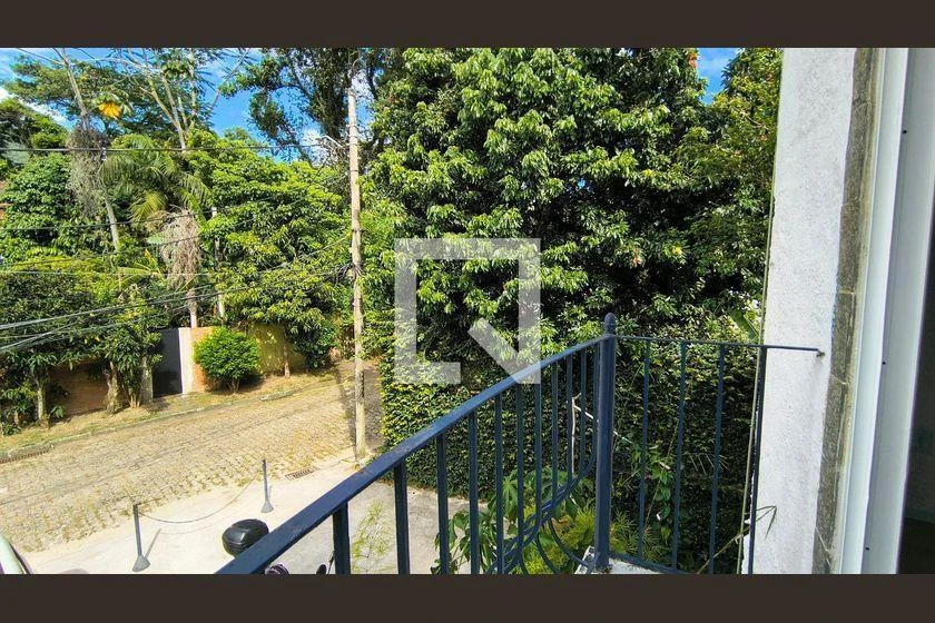 Furnished house, 270 m², with floor-to-ceiling windows — photo 35