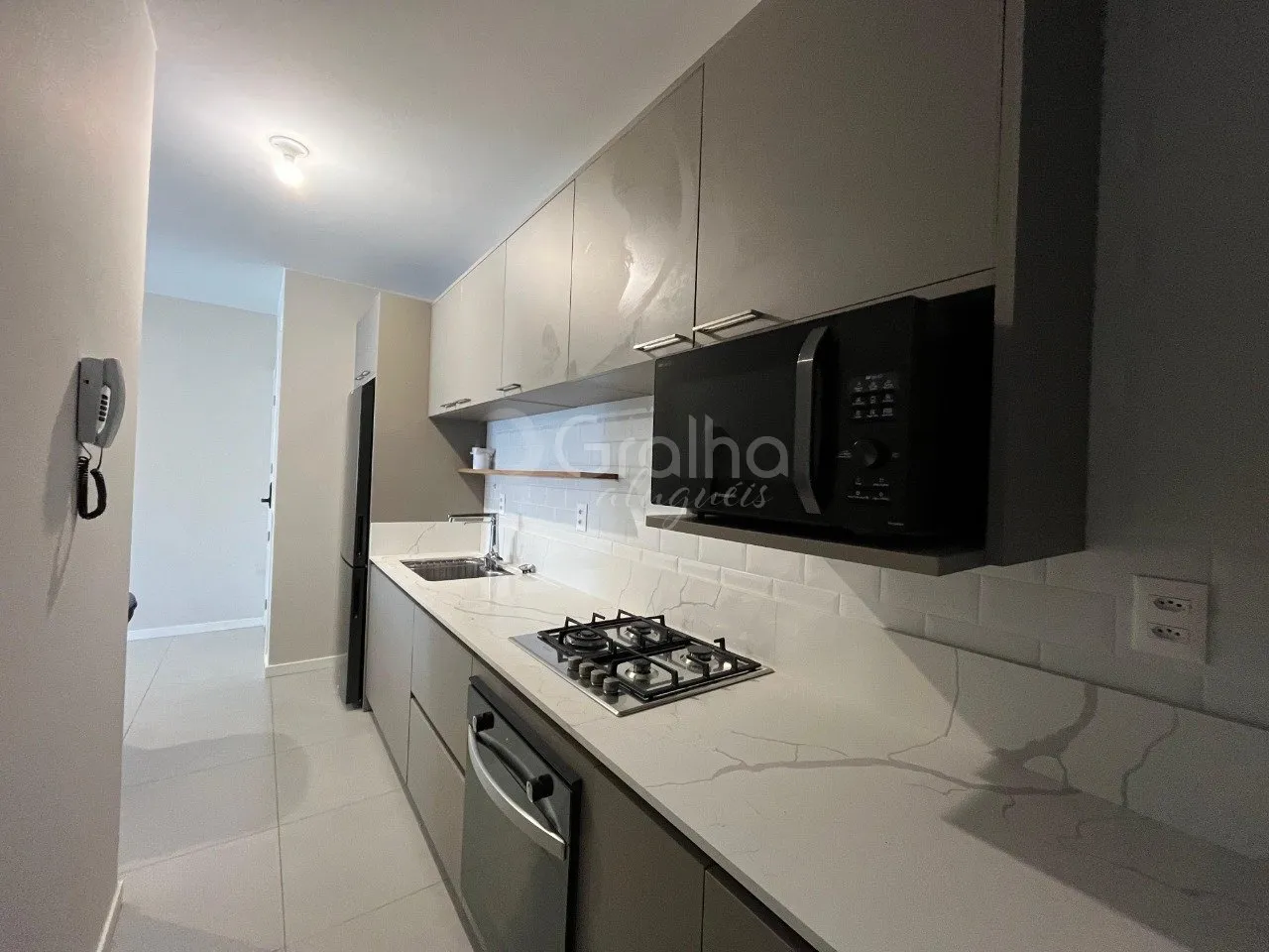 Квартира 104 м² с 2 спальнями и 1 парковкой — photo 10
