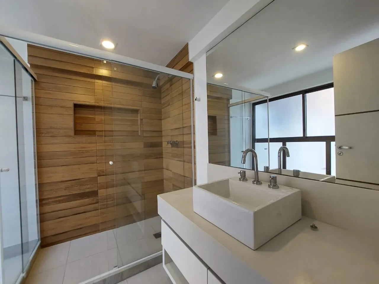 Apartamento com 4 quartos e 5 banheiros, com ar-condicionado — photo 25
