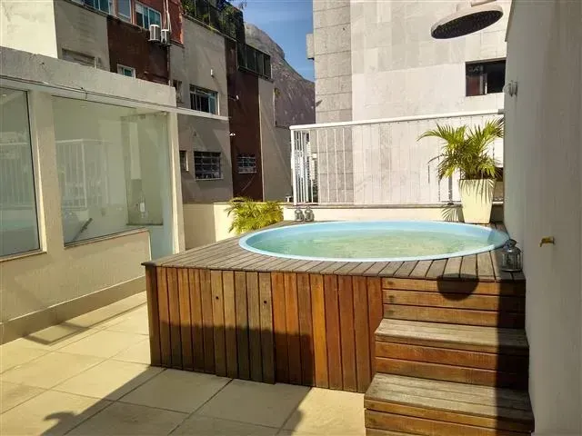 Furnished 1-bedroom apartment with an outdoor pool — photo 19