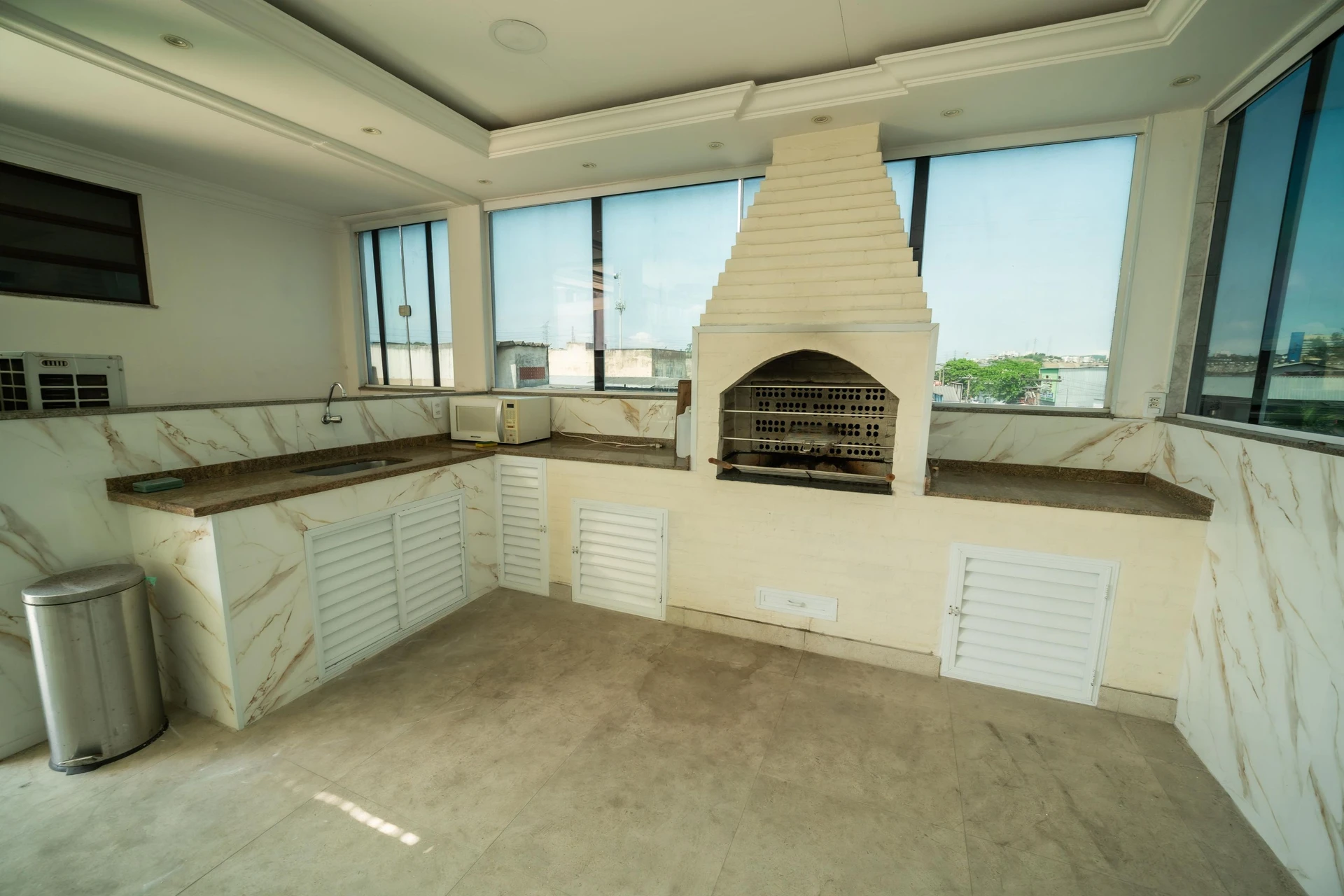 Furnished house, 449 m², with a jacuzzi — photo 11