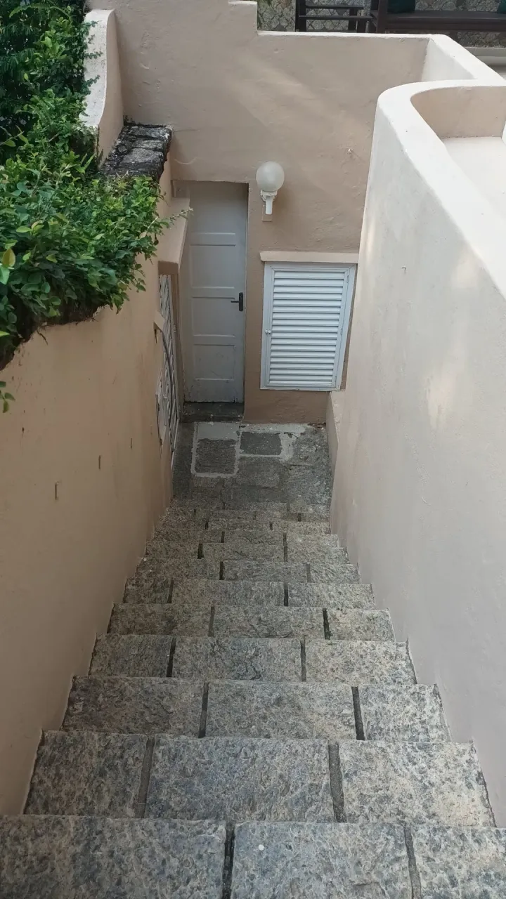 House with 5 bedrooms and 3 bathrooms plus a balcony grill — photo 12