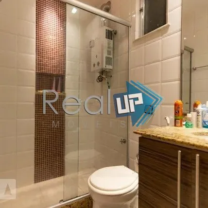 One-bedroom apartment with a washing machine — photo 17