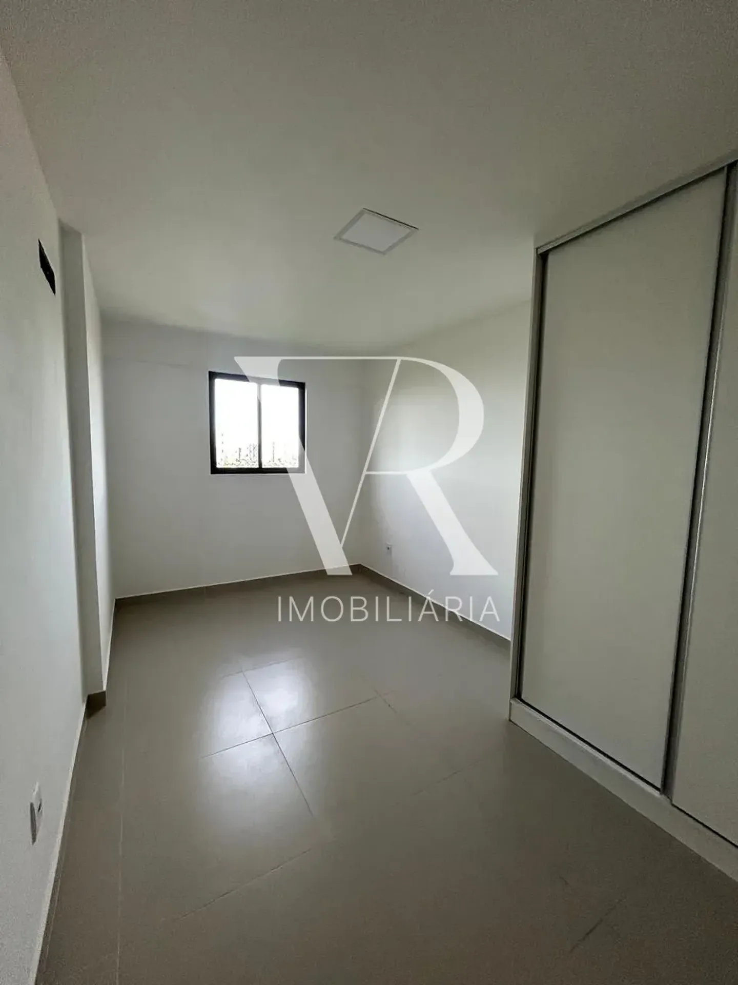2-bedroom apartment with a separate kitchen — photo 11