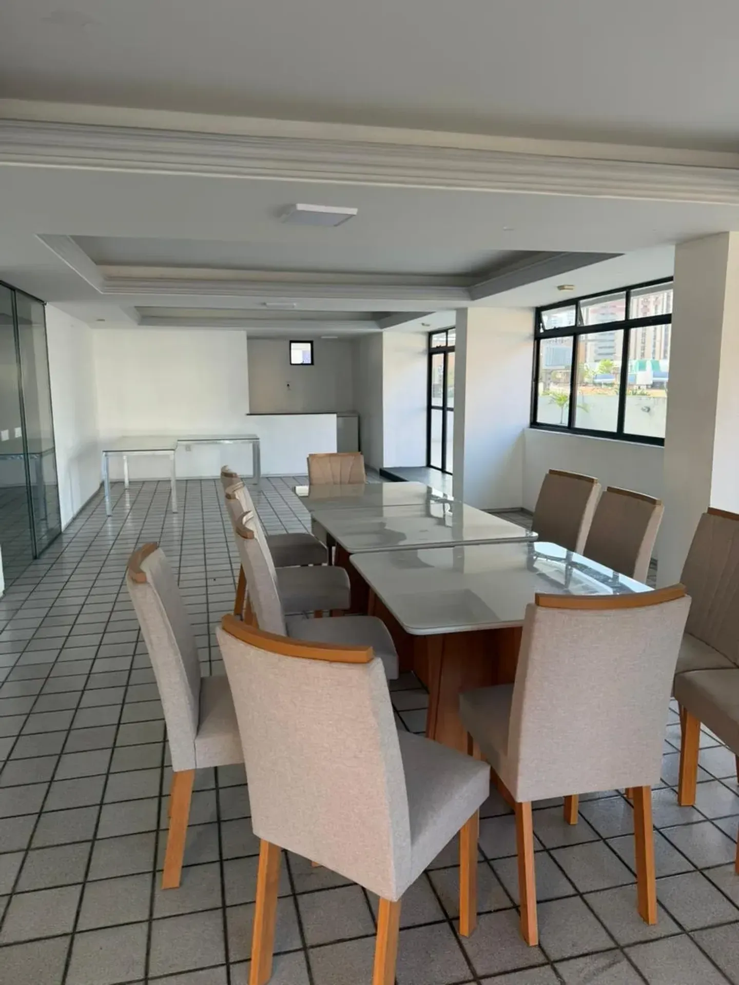 Квартира 110 м² з 3 спальнями та балконом — photo 17